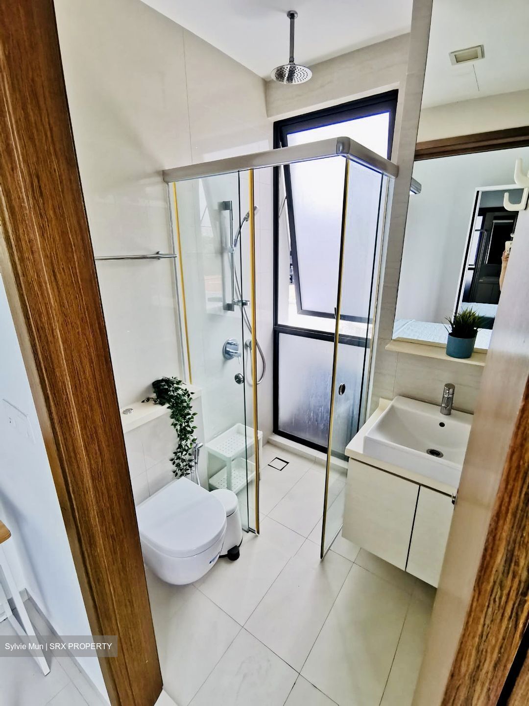 8 Farrer Suites (D8), Apartment #610423391